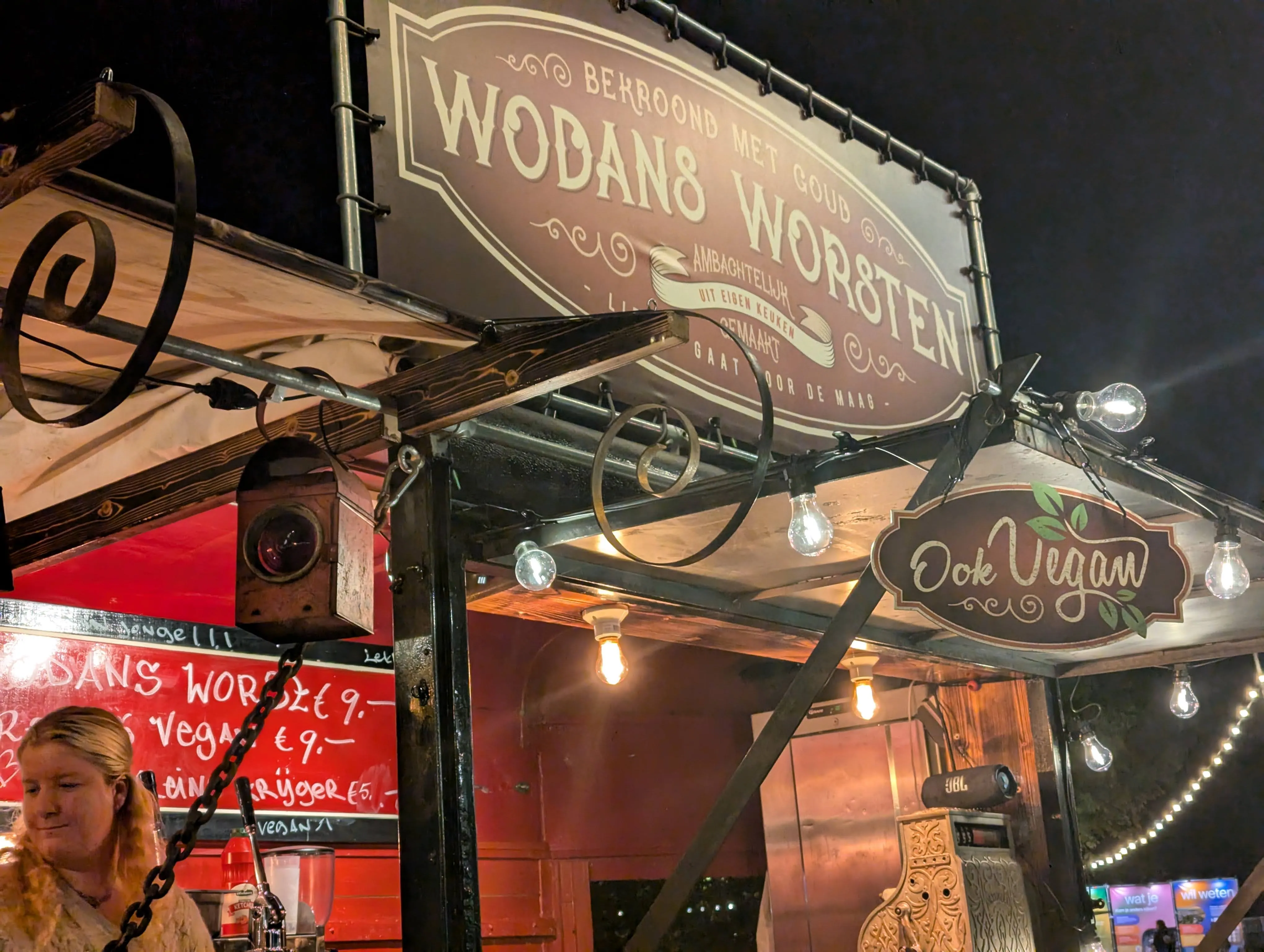 Peaky Blinders foodtruck opgesteld tijdens een romantische bruiloft